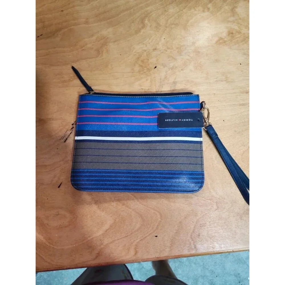 Tommy Hilfiger makeup bag NWT